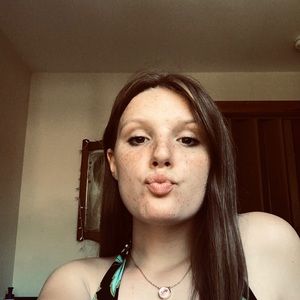 Meet your Posher, Alexia